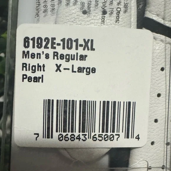 TITLEIST MEN'S PLAYERS FLEX RIGHT HAND LEATHER GOLF GLOVE - Picture 9 of 13